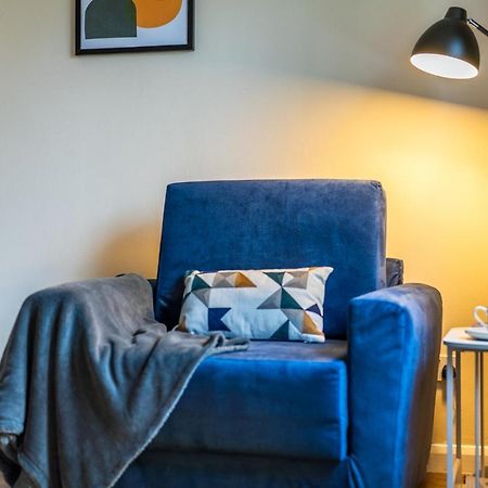 Grange Studio Apartment - Heathrow Staines-upon-Thames Εξωτερικό φωτογραφία
