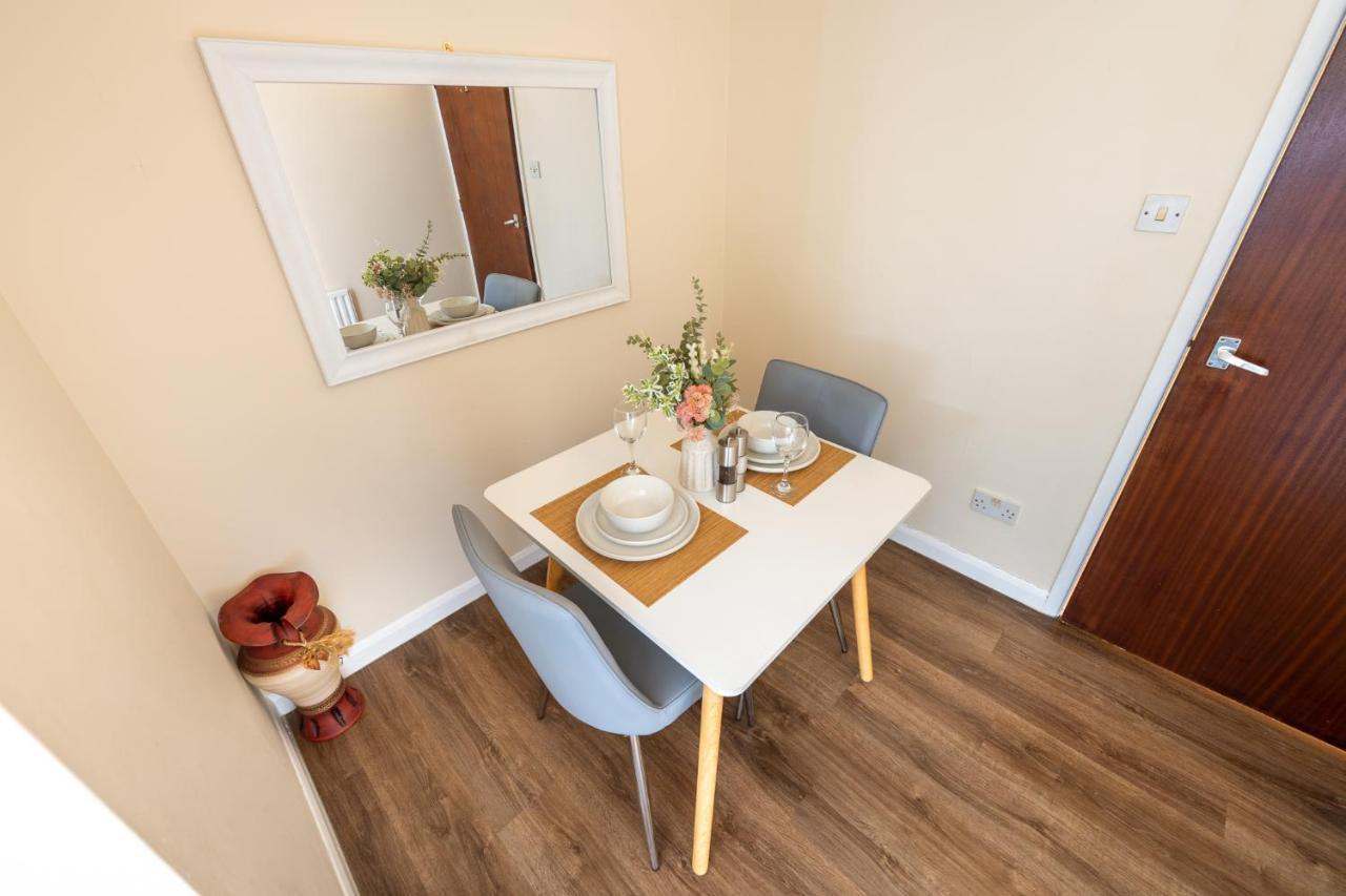 Grange Studio Apartment - Heathrow Staines-upon-Thames Εξωτερικό φωτογραφία
