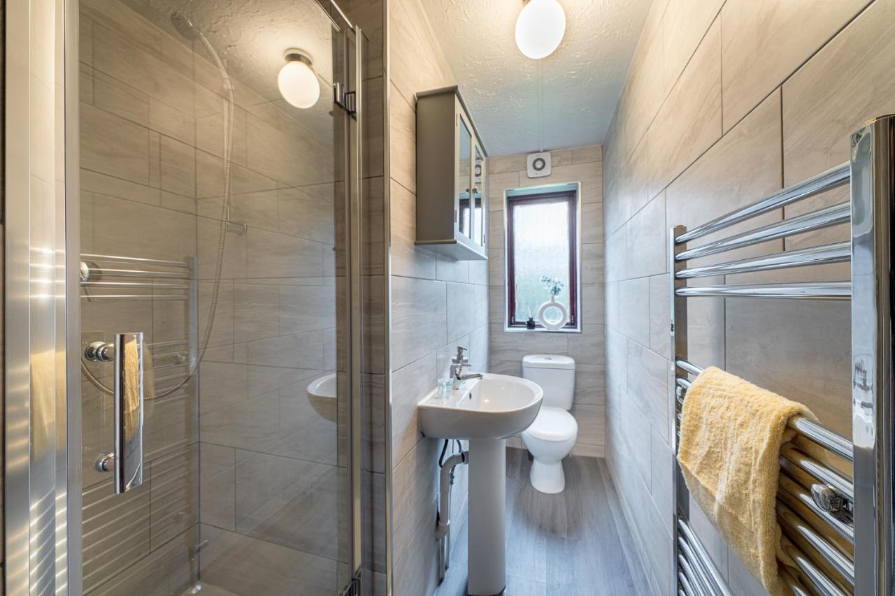 Grange Studio Apartment - Heathrow Staines-upon-Thames Εξωτερικό φωτογραφία