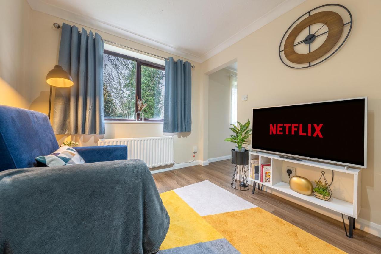 Grange Studio Apartment - Heathrow Staines-upon-Thames Εξωτερικό φωτογραφία