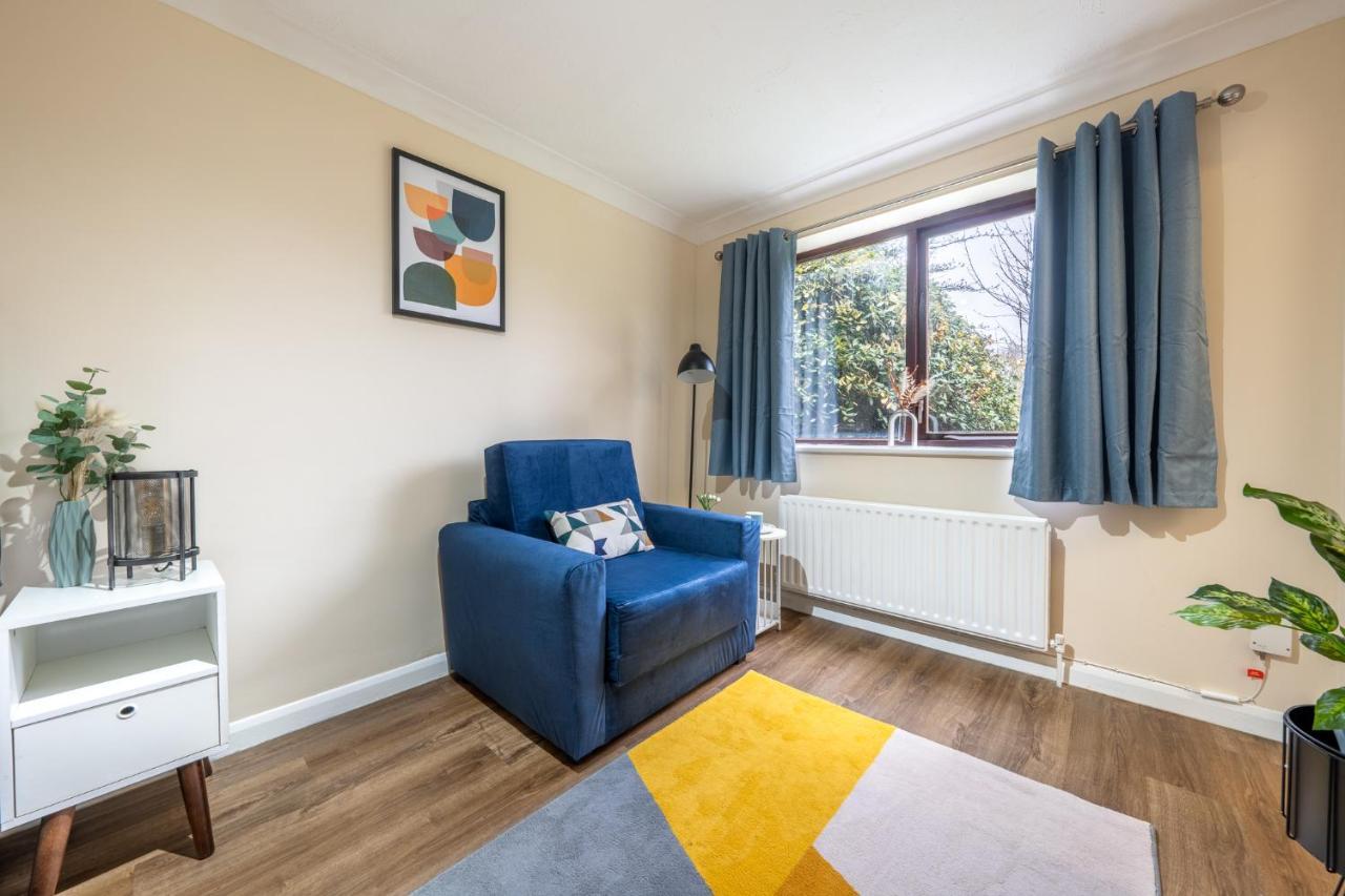 Grange Studio Apartment - Heathrow Staines-upon-Thames Εξωτερικό φωτογραφία