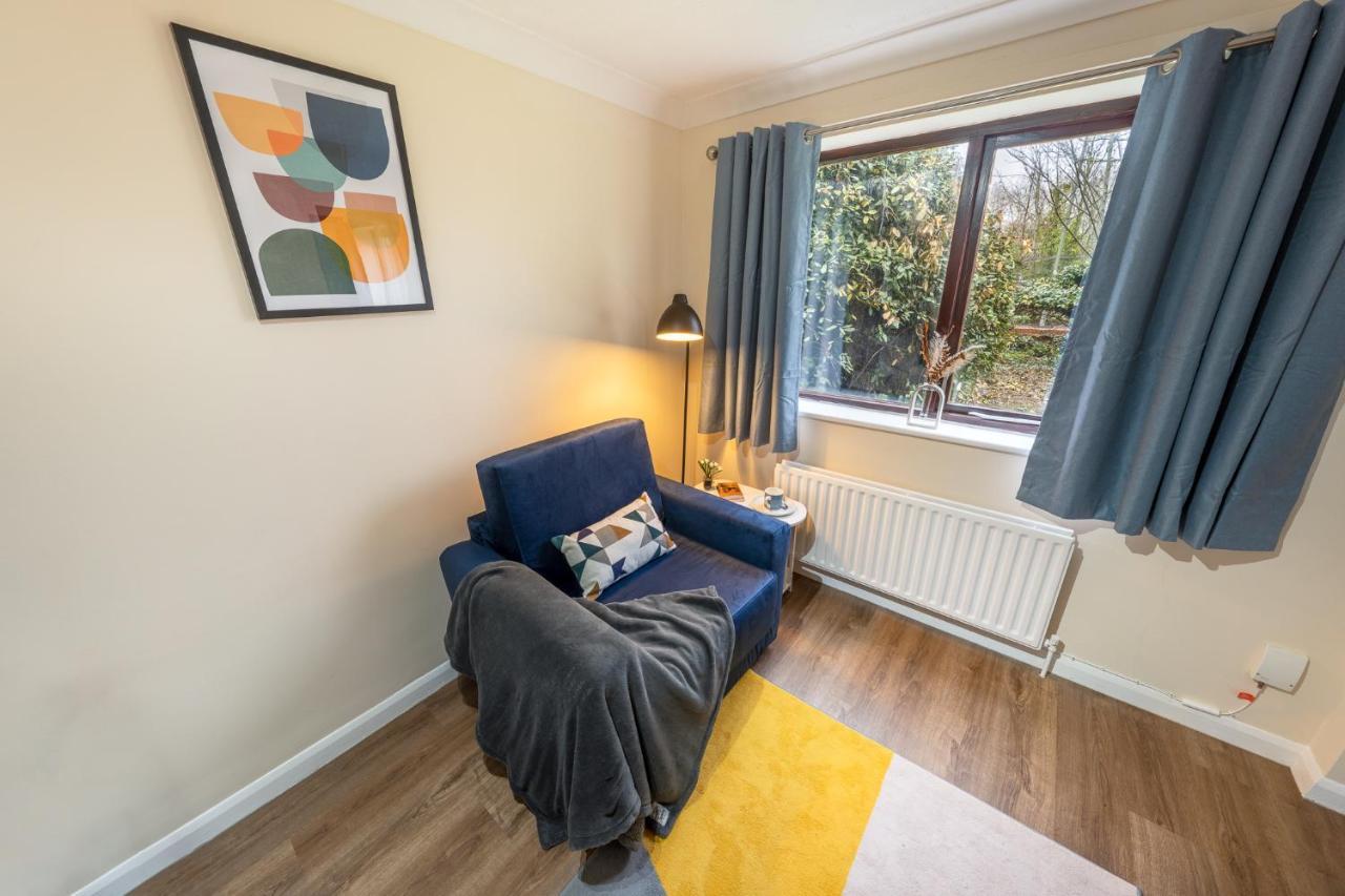 Grange Studio Apartment - Heathrow Staines-upon-Thames Εξωτερικό φωτογραφία
