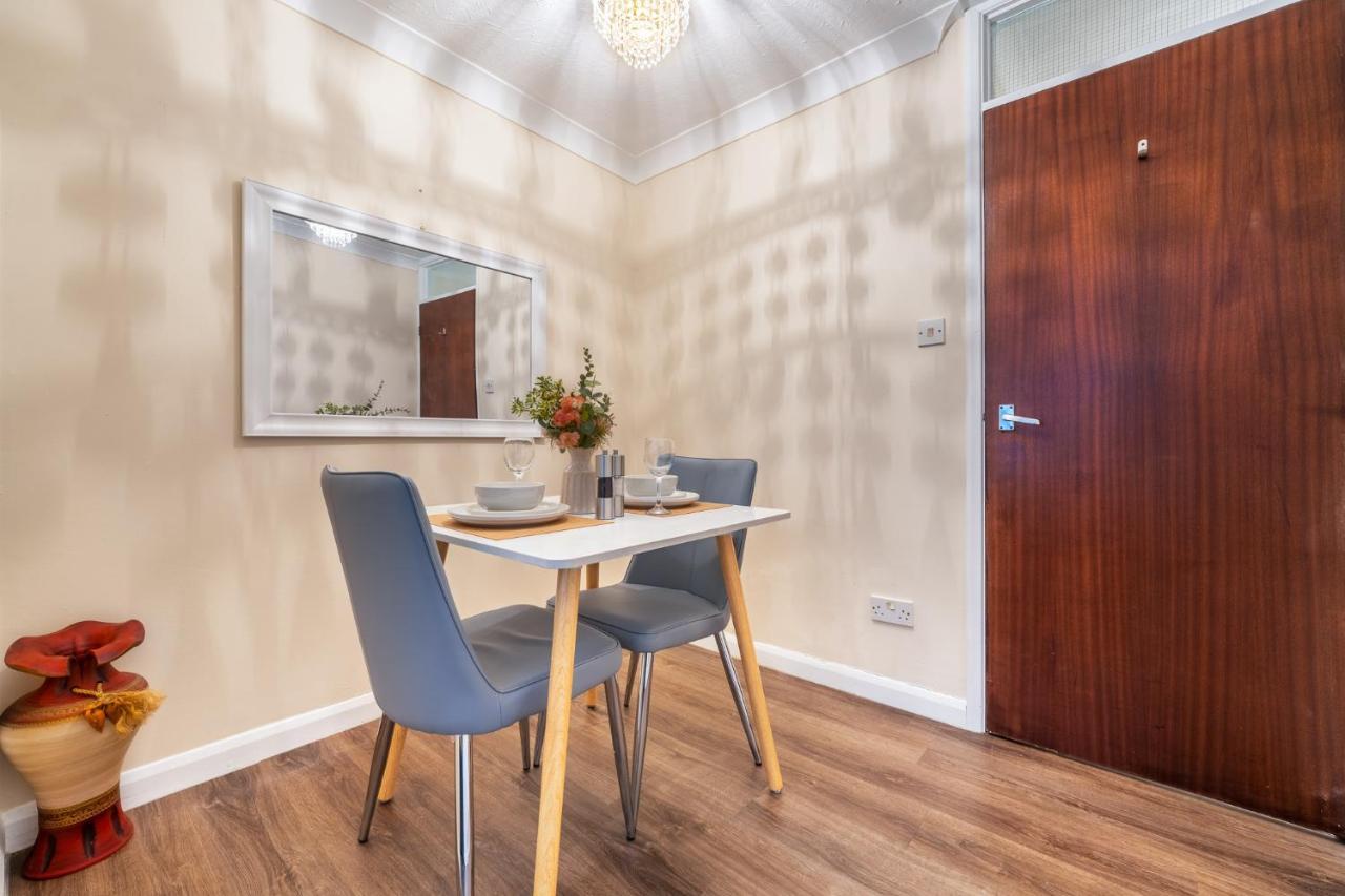 Grange Studio Apartment - Heathrow Staines-upon-Thames Εξωτερικό φωτογραφία