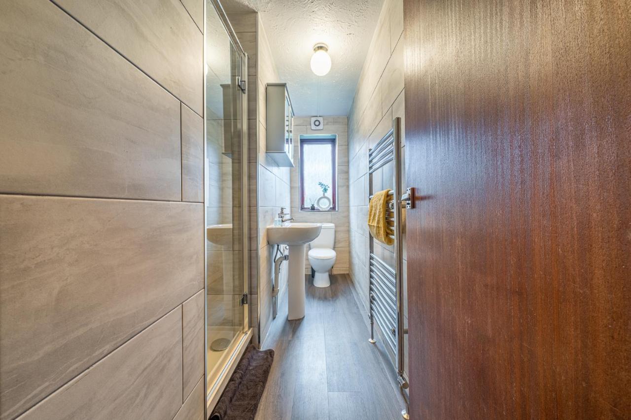 Grange Studio Apartment - Heathrow Staines-upon-Thames Εξωτερικό φωτογραφία